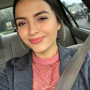 Meet your Posher, Eva